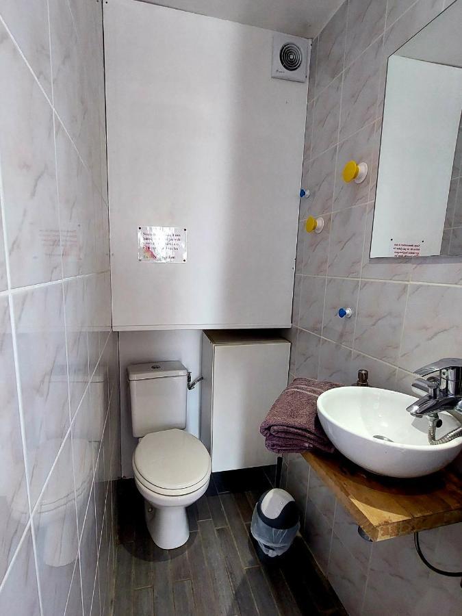 Les Belles Terrasses Dieppe ,3 Appartements , Le Vegetal De 1 A 8 Personnes , Le Tropical De 1 A 6 Personnes , Le Floral Avec Terrasse De 1 A 3 Personnes , Quartier Calme Au Stationnement Gratuit A Cote De L'Avenue Verte Εξωτερικό φωτογραφία