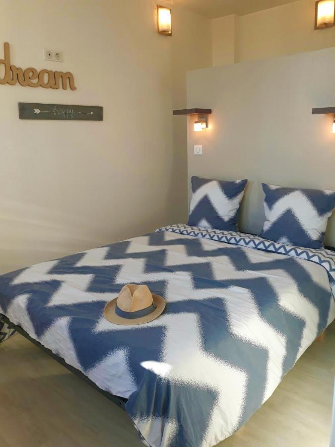 Les Belles Terrasses Dieppe ,3 Appartements , Le Vegetal De 1 A 8 Personnes , Le Tropical De 1 A 6 Personnes , Le Floral Avec Terrasse De 1 A 3 Personnes , Quartier Calme Au Stationnement Gratuit A Cote De L'Avenue Verte Εξωτερικό φωτογραφία